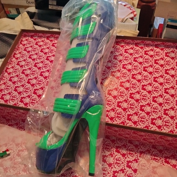 Privileged "Get Hi" strappy heels. - Picture 2 of 4